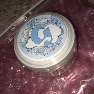 Glossier moisturizing moon mask